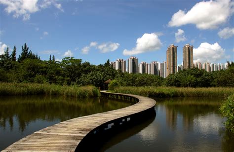 滻灞溼地公園怎麼走，是不是可以考慮在規劃時增加一些步道標示系統，方便遊客順利找到入口？